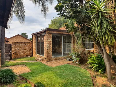 2 Bedroom Townhouse For Sale in Pretoria - N18I.webp
