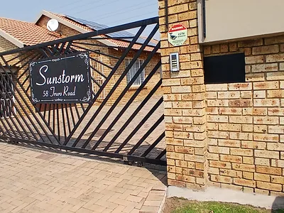 3 Bedroom Townhouse For Sale in Alberton - slfZ.webp