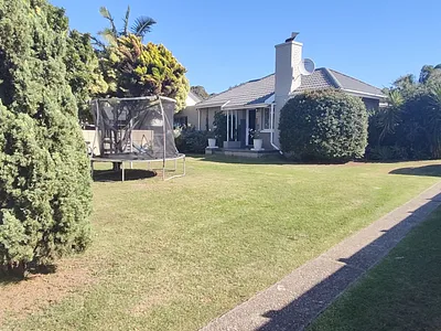 3 Bedroom House For Sale in Port Elizabeth - UnoZ.webp
