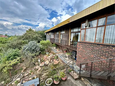 8 Bedroom House For Sale in Pretoria - Dgxq.webp