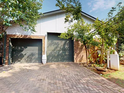 4 Bedroom House For Sale in Potchefstroom - yU6N.webp