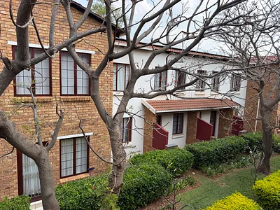 1 Bedroom Apartment For Sale in Pretoria - 9EHx.webp
