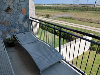 3 Bedroom Apartment To Rent in Somerset West - 0639.webp