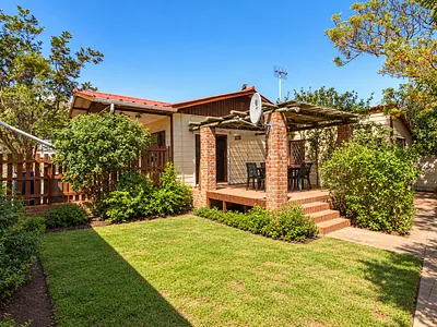 3 Bedroom House For Sale in Gordons Bay - LOtP.webp