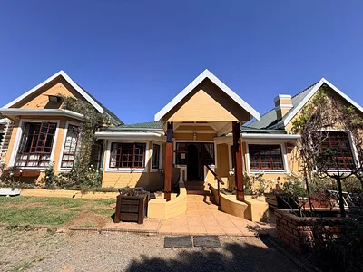 5 Bedroom House For Sale in Hilton - 7ywg.webp