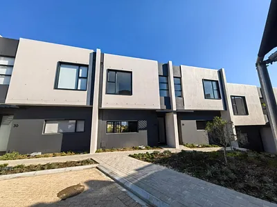 3 Bedroom House To Rent in Somerset West - ZTaj.webp