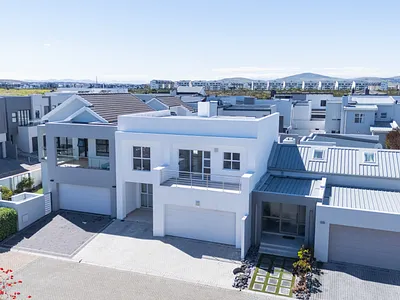 4 Bedroom House For Sale in Blouberg - zRXi.webp
