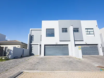 3 Bedroom House For Sale in Blouberg - yYHd.webp