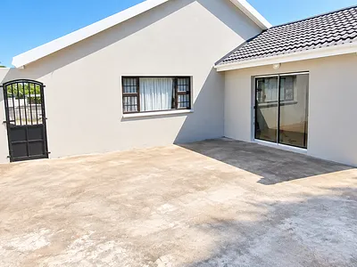 4 Bedroom House To Rent in East London - img