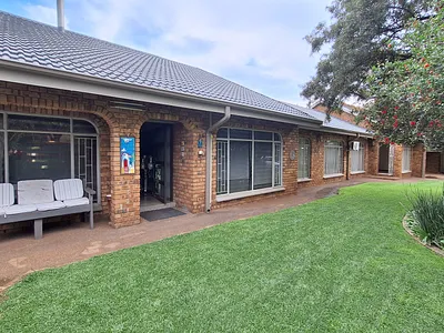 5 Bedroom House For Sale in Vanderbijlpark - EEDV.webp