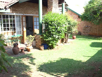 3 Bedroom Townhouse For Sale in Kempton Park - img