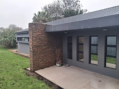 3 Bedroom House To Rent in East London - img