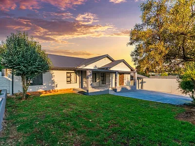5 Bedroom House For Sale in Krugersdorp - 7o1K.webp