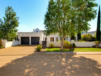 4 Bedroom Townhouse For Sale in Somerset West - W5Go.webp