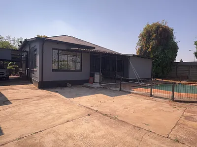 4 Bedroom House For Sale in Brakpan - chaV.webp