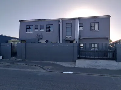 12 Bedroom House For Sale in Milnerton - k3AA.webp