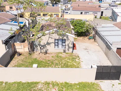 2 Bedroom House For Sale in Eersterivier - eibh.webp