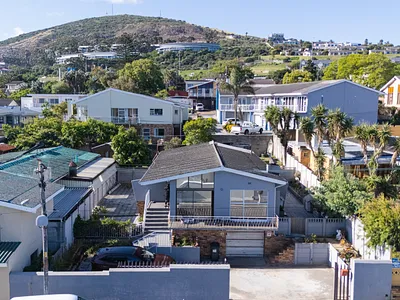 3 Bedroom House For Sale in Parow - 6PZL.webp