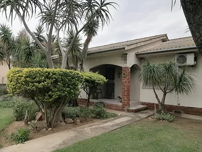 3 Bedroom House For Sale in Despatch - img