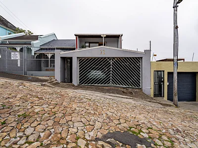 4 Bedroom House For Sale in Cape Town - poUc.webp