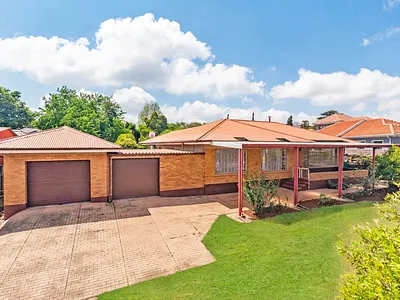 4 Bedroom House For Sale in Roodepoort - Buef.webp