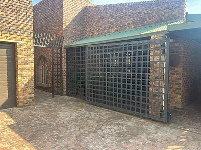 3 Bedroom House For Sale in Vereeniging - uKS5.webp