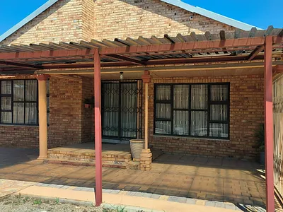3 Bedroom House For Sale in Klerksdorp - ZiUH.webp