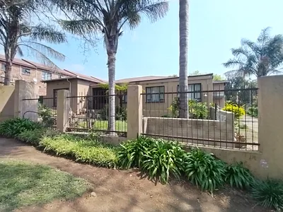 3 Bedroom House For Sale in Piet Retief - ik7L.webp