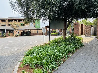 2 Bedroom Apartment For Sale in Pretoria - KfLq.webp