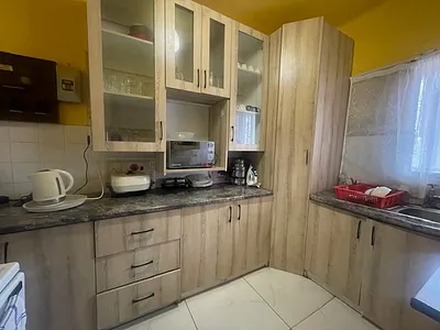 3 Bedroom Apartment For Sale in East London - QdzC.webp
