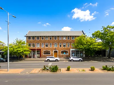 1 Bedroom Apartment For Sale in Somerset West - kTaI.webp