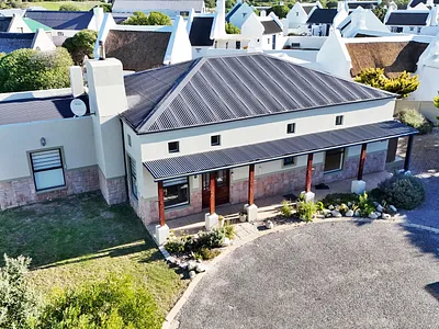 3 Bedroom House For Sale in Struisbaai - cJ5m.webp