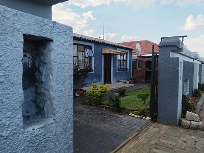 2 Bedroom House For Sale in Vereeniging - SZGm.webp