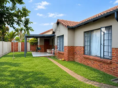 3 Bedroom Townhouse To Rent in Pretoria - Ysw6.webp