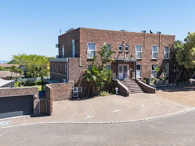 10 Bedroom House For Sale in Parow - img