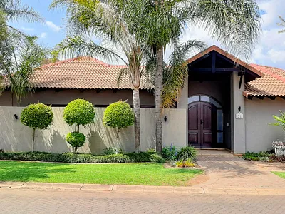 5 Bedroom House For Sale in Hartbeespoort - f6JG.webp