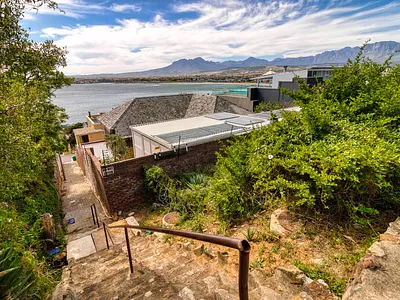 4 Bedroom House For Sale in Gordons Bay - ePJT.webp