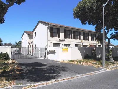 3 Bedroom Townhouse For Sale in Cape Town - pnMZ.webp