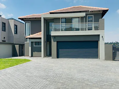 4 Bedroom House For Sale in Brakpan - QW7K.webp