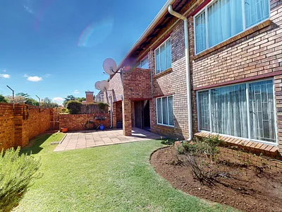 3 Bedroom Townhouse For Sale in Boksburg - 56KL.webp