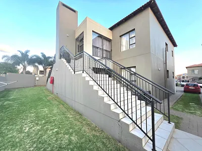 2 Bedroom Apartment For Sale in Benoni - PuwT.webp