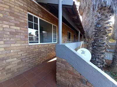 2 Bedroom Apartment For Sale in Brakpan - img
