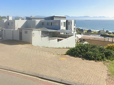 2 Bedroom Apartment For Sale in Mossel Bay - mtJM.webp