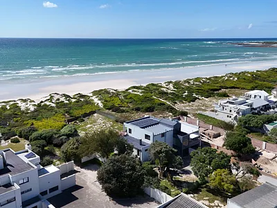 4 Bedroom House For Sale in Struisbaai - SSPX.webp