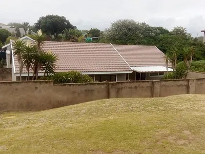 6 Bedroom House For Sale in Kaysers Beach - pbwg.webp
