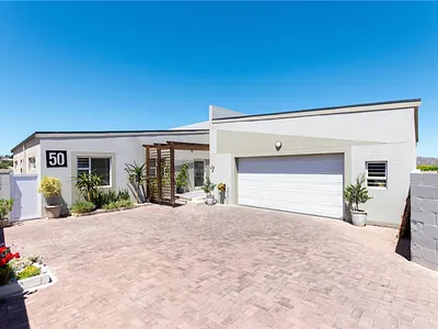 5 Bedroom House For Sale in Langebaan - 6iaY.webp