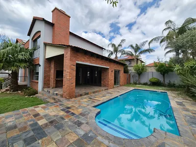 4 Bedroom House For Sale in Edenvale - 2aU1.webp