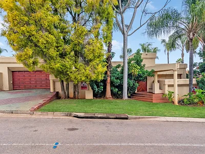 3 Bedroom Townhouse For Sale in Pretoria - O2qu.webp