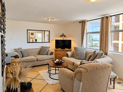 2 Bedroom Apartment For Sale in Amanzimtoti - U9kN.webp