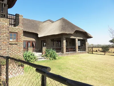 5 Bedroom House For Sale in Oranjeville - img
